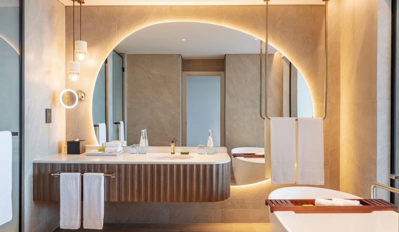 Bathroom (Full) - Le Meridien Al Aqah